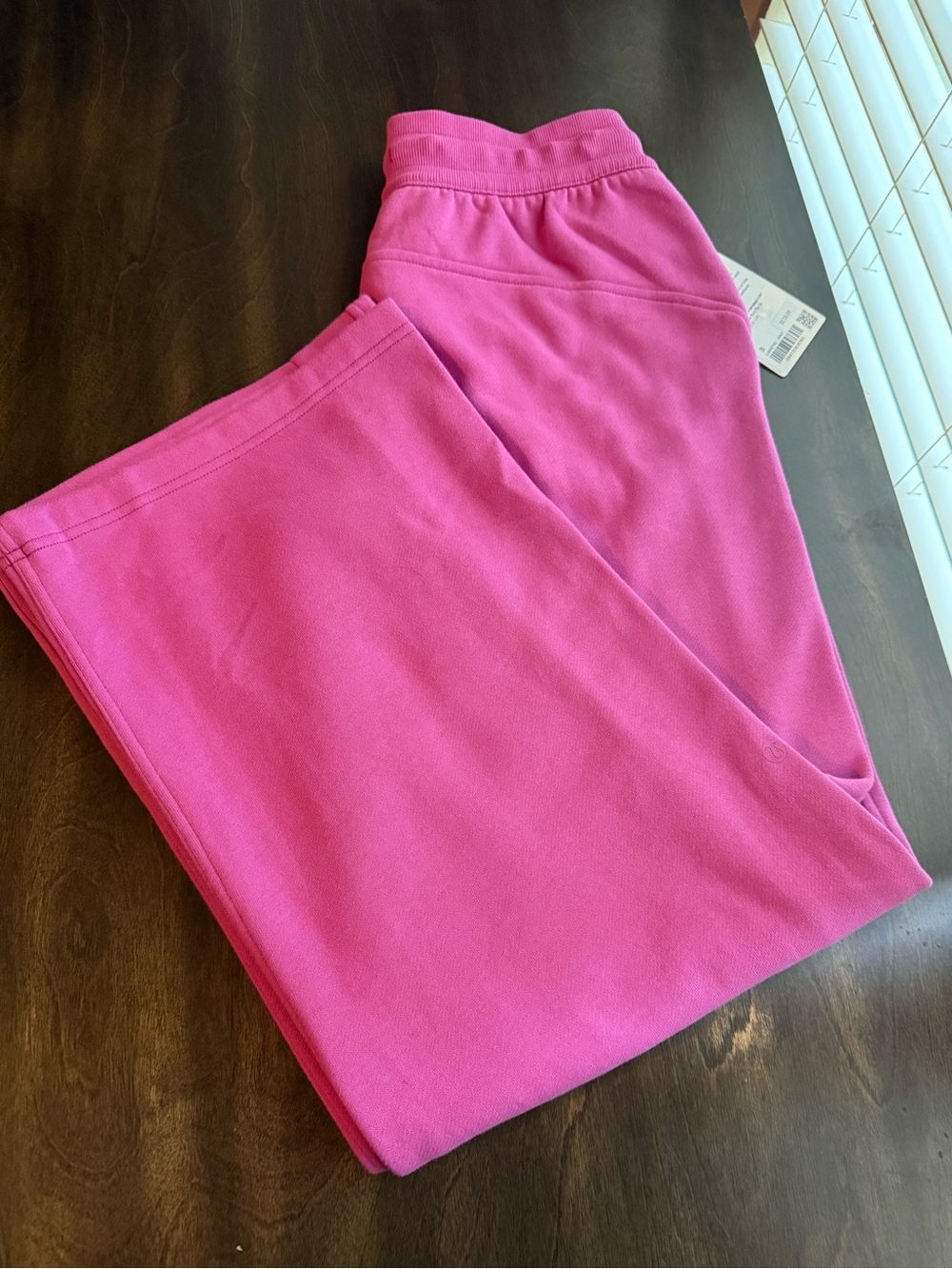 Lululemon Scuba Mid-Rise Wide-Leg Pant Regular Length Pow Pink Tone Barbie NWT - Picture 9 of 11